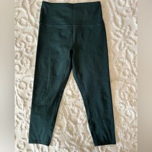 Zobha forest green crop legging calf length, NWOT, size S